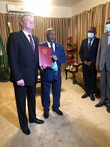 Sur la présentation des lettres de créance de S.E.M Andrey Andreev, Ambassadeur de Russie, à S.E.M. Azali Assoumani, Président de l'Union des Comores