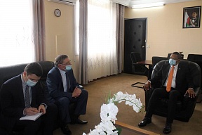 Rencontre de l’Ambassadeur avec le Ministre de l'Agriculture de Madagascar